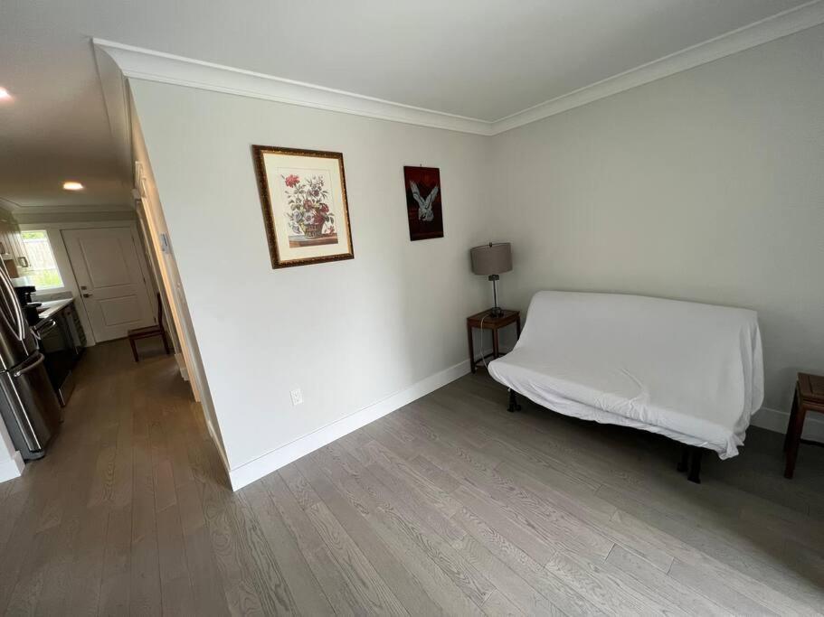 Brand New Constructed 1-Bedroom Townhouse Duncan Dış mekan fotoğraf